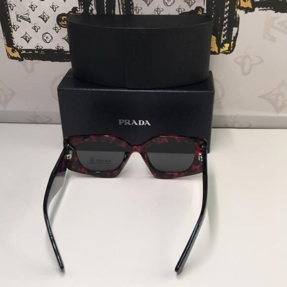 New Authentic Prada Red Tortoise Shell Sunglasses - Picture 12 of 15